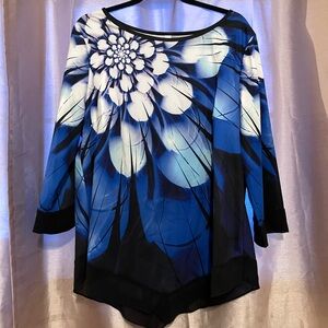 Floral Patterned Tunic Blouse with Blue and White Design